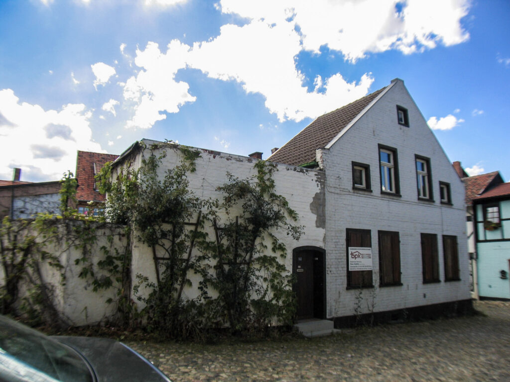Outside view around 1990